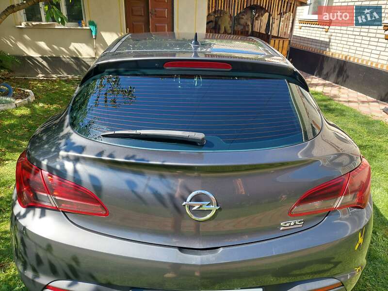 Хэтчбек Opel Astra GTC 2012 в Баре