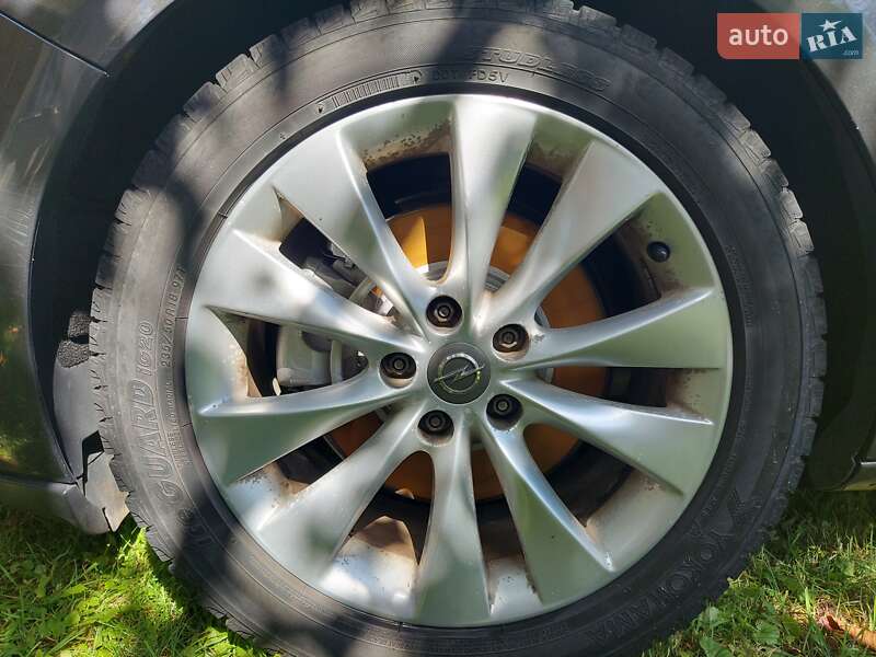 Хэтчбек Opel Astra GTC 2012 в Баре