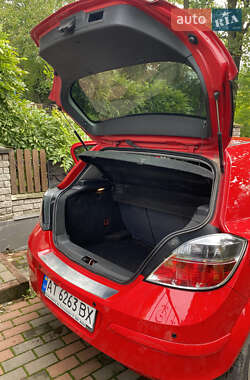 Хетчбек Opel Astra GTC 2013 в 