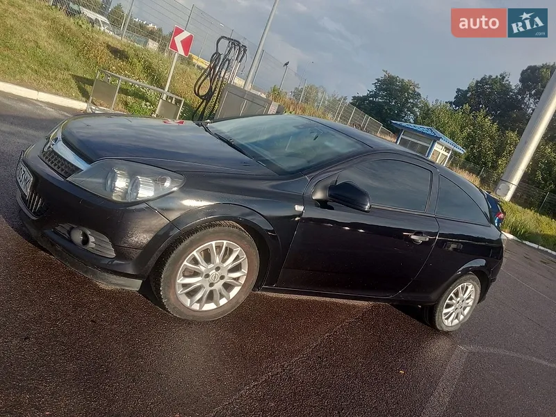 Opel Astra GTC 2010