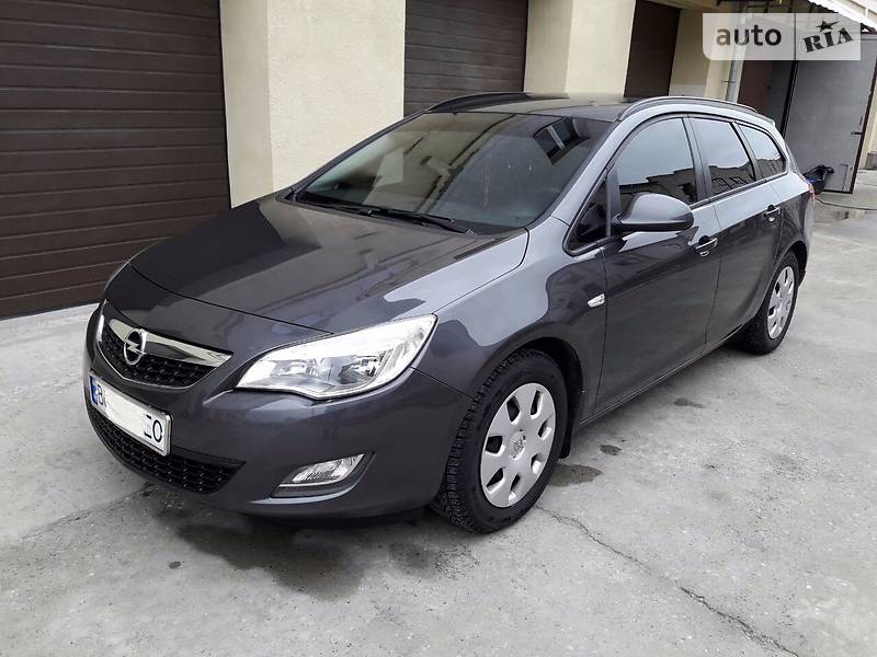 Opel Astra 2012 года