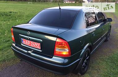 Седан Opel Astra 2004 в Луцке