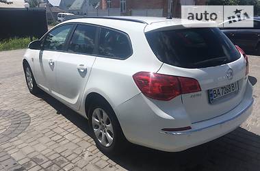 Универсал Opel Astra 2013 в Знаменке