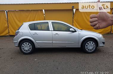 Хэтчбек Opel Astra 2008 в Киеве