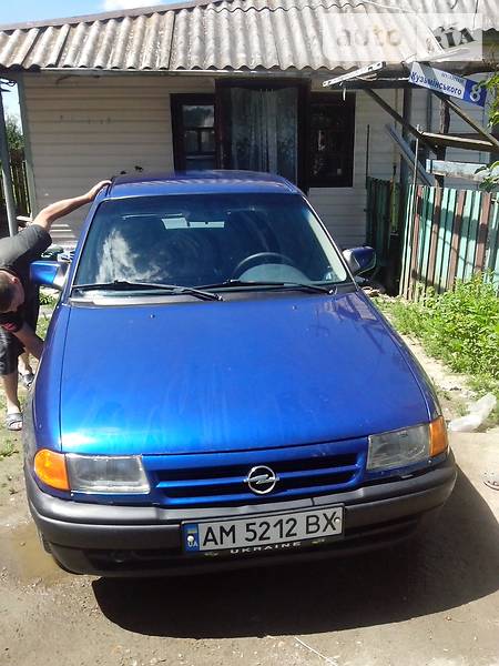 Хэтчбек Opel Astra 1993 в Коростене