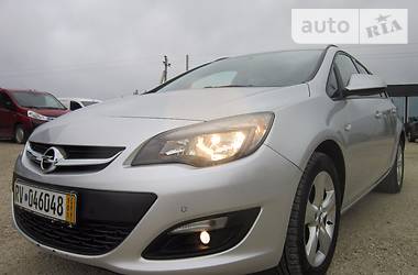 Универсал Opel Astra 2014 в Тернополе