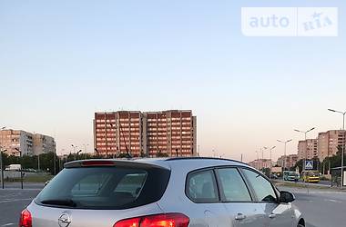 Универсал Opel Astra 2014 в Львове