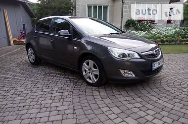 Хэтчбек Opel Astra 2011 в Снятине