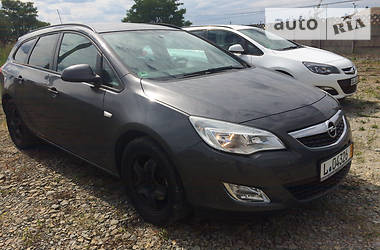 Универсал Opel Astra 2011 в Самборе