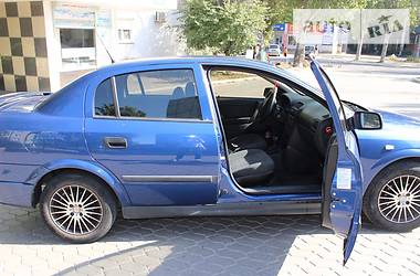 Седан Opel Astra 2002 в Мариуполе