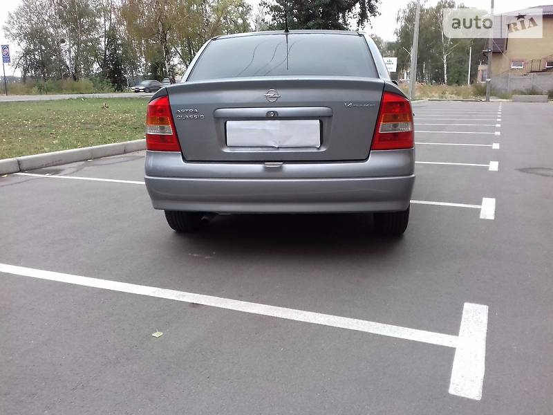 Седан Opel Astra 2006 в Києві