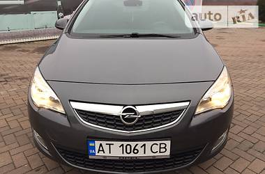 Хэтчбек Opel Astra 2011 в Снятине