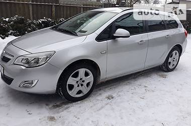 Универсал Opel Astra 2011 в Дрогобыче