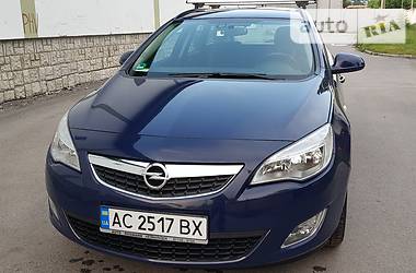 Универсал Opel Astra 2012 в Луцке