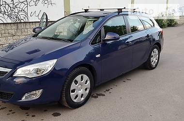 Универсал Opel Astra 2012 в Луцке