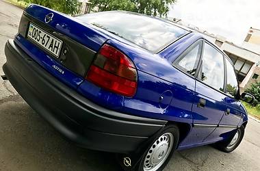 Седан Opel Astra 1997 в Днепре