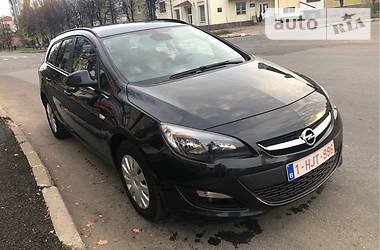 Універсал Opel Astra 2015 в Івано-Франківську