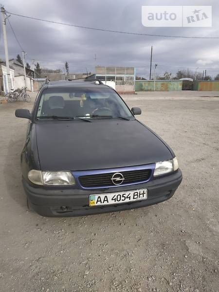 Универсал Opel Astra 1996 в Киеве