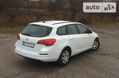 Универсал Opel Astra 2011 в Ровно