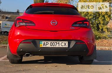 Купе Opel Astra 2012 в Киеве