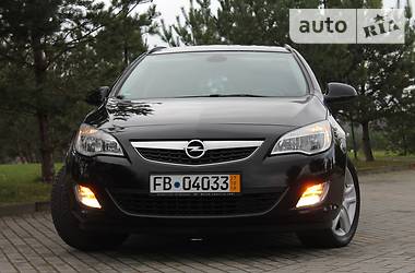 Универсал Opel Astra 2012 в Дрогобыче