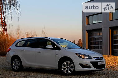 Универсал Opel Astra 2013 в Трускавце