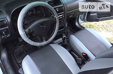 Хетчбек Opel Astra 2000 в 