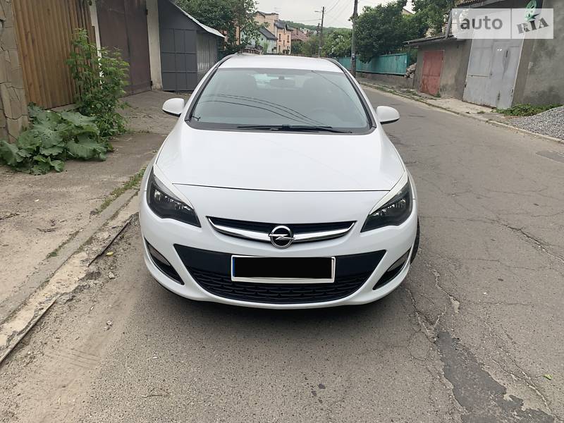 Універсал Opel Astra 2012 в Києві