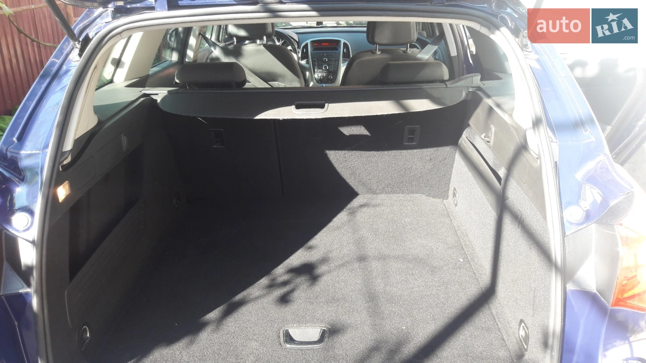 2011 Opel Astra - мініатюра 10