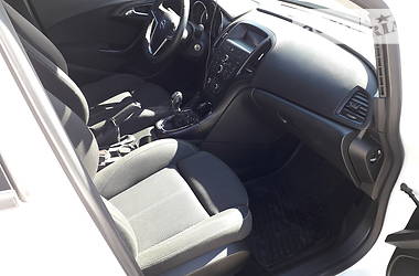 Універсал Opel Astra 2011 в 