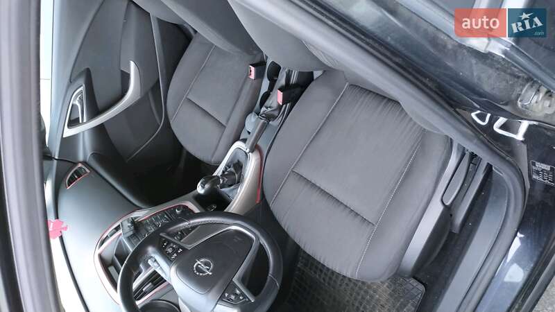 Универсал Opel Astra 2011 в Львове