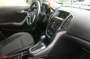 Універсал Opel Astra 2011 в 