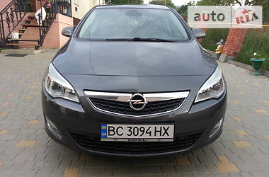 Хетчбек Opel Astra 2009 в 