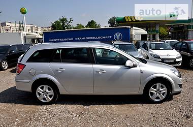 Універсал Opel Astra 2010 в 
