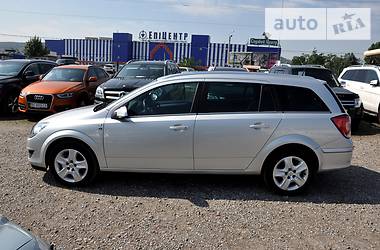 Універсал Opel Astra 2010 в 