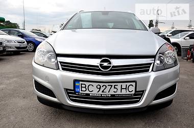 Універсал Opel Astra 2010 в 