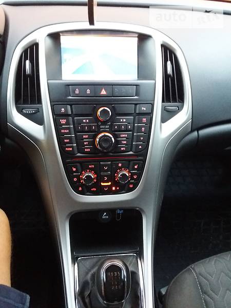Універсал Opel Astra 2013 в Вінниці