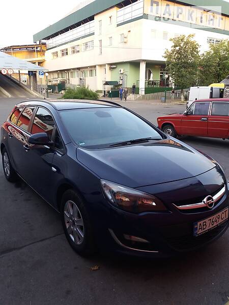 Універсал Opel Astra 2013 в Вінниці