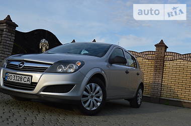 Хэтчбек Opel Astra 2012 в Дрогобыче