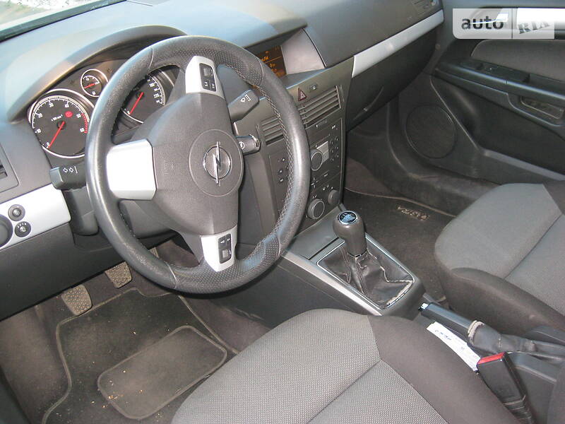 Универсал Opel Astra 2005 в Звенигородке