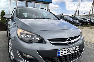 Універсал Opel Astra 2013 в 