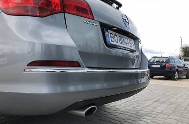 Універсал Opel Astra 2013 в 