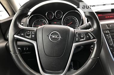 Універсал Opel Astra 2013 в 