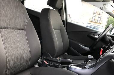 Універсал Opel Astra 2013 в 