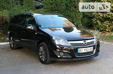 Универсал Opel Astra 2010 в Полтаве