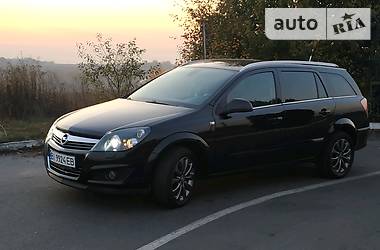 Универсал Opel Astra 2010 в Полтаве