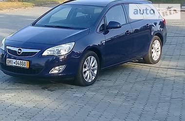 Универсал Opel Astra 2012 в Дубно