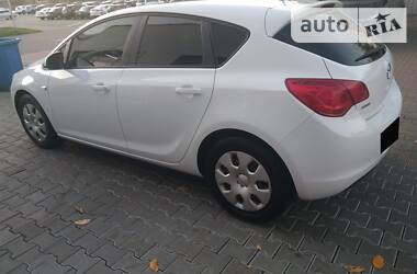 Хэтчбек Opel Astra 2011 в Киеве