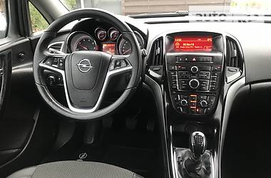 Универсал Opel Astra 2015 в Стрые