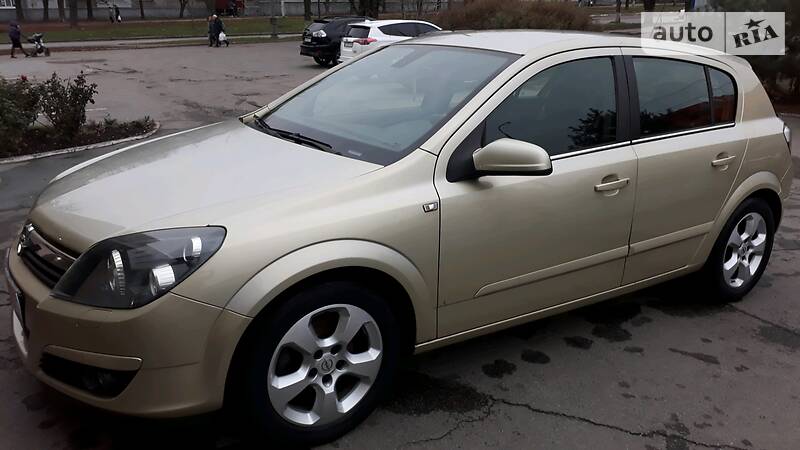 Хэтчбек Opel Astra 2004 в Харькове